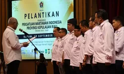 PWI Kepri Dilantik Ulang, Akhmad Munir Tekankan DNA Pejuang dan Profesionalisme Wartawan