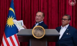 Krisis Politik Malaysia, Anthony Loke Tawarkan Mundur Usai Pengampunan Najib