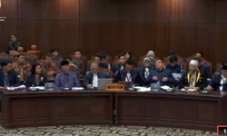 MK Sidangkan PHPU Pilpres 2024, Pemohon Persoalkan Syarat Pendidikan Gibran