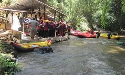 Kemarau, Warga Bogor Sulap Sungai Kalibaru Jadi Wisata Ngalun Rp5 Ribu