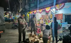 Empat Toko di Terminal Cibinong Ditertibkan, 1.482 Botol Miras Diamankan