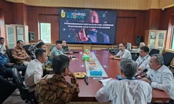 Diskominfo Bogor Paparkan Program Desa Merdeka Sinyal kepada DPRD Tegal