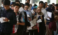 Target 2027: Pemerintah dan DPR Bidik 2,57–3,49 Juta Lapangan Kerja Baru