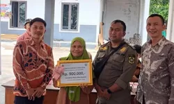 Pemdes Tangkil Salurkan BLT-DD Rp900 Ribu kepada 18 KPM