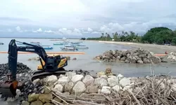 AHY Targetkan Proyek Pemecah Ombak di Pantai Kuta Rampung Akhir 2026