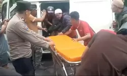 Truk Box Tabrak Grand Max di Tanjungsari Bogor, Sopir Terjepit dan Luka Parah