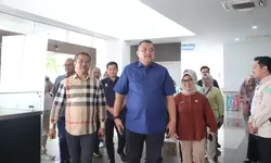 Bupati Bogor Rudy Susmanto Tinjau Klinik Parung: Pastikan Pelayanan Kesehatan Mudah dan Nyaman untuk Semua