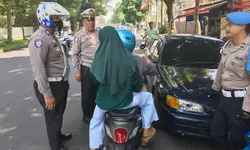 Polsek Bogor Timur Berikan Teguran Simpatik dan Edukasi Pelanggar Lawan Arus di Jalan Siliwangi 