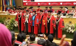 Untag Surabaya Kukuhkan Dua Guru Besar Baru, Tekankan Demokrasi Konstitusional dan Patriotisme Teknologi