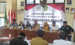 Ketua Komisi IV DPRD Kabupaten Bogor Tinjau Pendidikan dan Kesehatan di Cariu