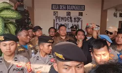 Kades Bojong Kulur Siap Legowo Ikuti Keputusan Bupati, Warga Sebut Aksi Damai Berhasil