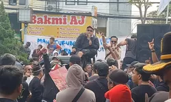 Demo Warga di Desa Bojong Kulur, Warga Minta Kepala Desa Turun dari Jabatannya