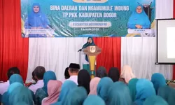 Eva Rudy Susmanto Tinjau Bina Daerah PKK dan Resmikan Gedung PKK Megamendung