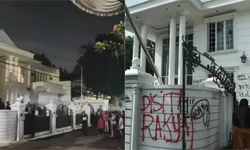 Polres Jakarta Timur Tetapkan 12 Tersangka Kasus Penjarahan Rumah Uya Kuya