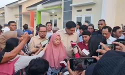 Mendagri Tito Karnavian Serahkan Rumah Subsidi untuk Keluarga Almarhum Affan Kurniawan di Cileungsi Bogor