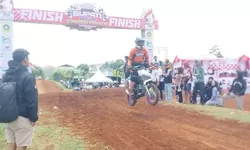 Ratusan Crosser Ramaikan Bupati Bogor Grasstrack Championship 2025 di Sirkuit Pakansari