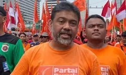 Ribuan Buruh Fokus Demo di DPR RI, Batalkan Aksi di Istana Negara