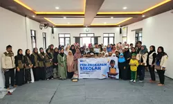 Yayasan Sahabat Yatim dan IPSM Cijeruk Bagikan 100 Pasang Sepatu Baru untuk Anak Yatim Desa Cipelang