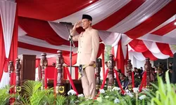 Wakil Bupati Bogor Pimpin Upacara Penurunan Bendera HUT RI ke-80 di Lapangan Tegar Beriman