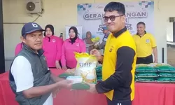 Gerakan Pangan Murah Polsek Gunung Putri, 250 Bungkus Beras Habis Terjual
