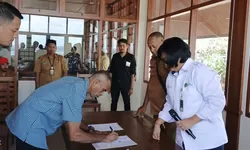 Kepala Desa Sofyanin Dampingi Kelompok Perhutanan Sosial Teken Kerja Sama Strategis dengan PT Asia Pasifik