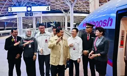 Presiden Prabowo Gunakan Kereta Cepat Whoosh dalam Kunjungan Kerja ke Jawa Barat