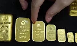 Harga Emas Hari Ini 4 Agustus 2025: Antam 24 Karat Turun Rp 2.000 per Gram, Buyback Juga Melemah