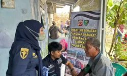 Polres Bogor Gelar Bhakti Kesehatan untuk Korban Banjir di Rancabungur