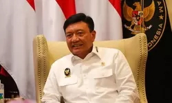 ‎Menko Polkam Perintahkan Aksi Darurat Padamkan Karhutla Riau ‎