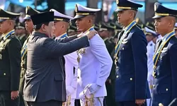 Prabowo Lantik 2.000 Perwira TNI-Polri: Haru dan Bangga Warnai Momen Praspa 2025