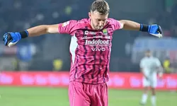 Adam Przybek Tinggalkan Eropa Demi Persib Bandung: Hanya Butuh 30 Detik untuk Putuskan Gabung!