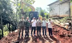 Pemdes Klapanunggal Buka Akses Jalan Baru Antar Warga Kampung Ci Bugis