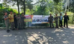 Program Kamis Nyaman dan Harmonis fokus pada penataan lingkungan, pembersihan sampah dan edukasi warga di Desa Sukaharja