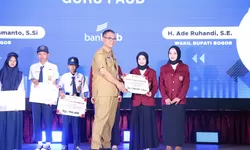 Bupati Bogor Berikan Beasiswa Istimewa bagi 101 Siswa SMP Swasta dan 202 Guru PAUD