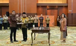Sri Mulyani Lantik Pejabat Baru di DJP dan Bea Cukai, Targetkan Penerimaan Negara Naik