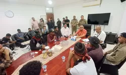 Mahasiswa Seira Demo di Ambon: Tolak Eksploitasi Ikan Terbang, Desak Usir Kapal Luar dari Laut Adat