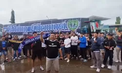 Ratusan Viking Bogor Serbu GBLA! Dukung Persib Lawan Persis Solo