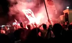 Persib Juara Liga 1, Ratusan Bobotoh Cileungsi Rayakan Kemenangan di Depan Polsek