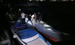 PSDKP dan PolAirud Gerebek Kapal Terduga Pelaku Illegal Fishing Teripang Ilegal di Pelabuhan Sifnana