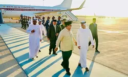 Presiden Prabowo Tiba di Abu Dhabi, Siap Gelar Pertemuan Bilateral dengan Presiden MBZ