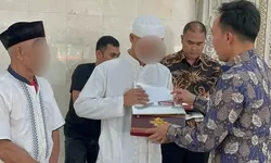 Sambut Idulfitri, Lapas Cibinong Bagikan Baju Koko dan Sarung untuk Warga Binaan