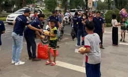 Karang Taruna Cileungsi Kidul Gelar Aksi Berbagi Takjil dan Buka Puasa Bersama