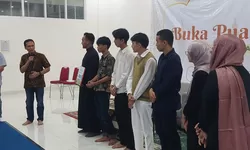 IKA FH Unpak Berikan Beasiswa untuk Mahasiswa Berprestasi dan Kurang Mampu