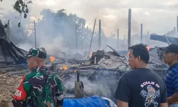 Kebakaran Hebat di Cicadas, 1 Mobil Hangus dan Kerugian Capai Rp100 Juta