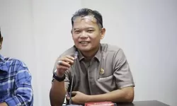 Kang Dechan Apresiasi Edaran Disdik Jabar Soal Penyerahan Ijazah, Siap Buka Posko Pengaduan