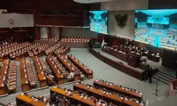 DPR Gelar Paripurna Bahas RUU Minerba: Langkah Awal Transformasi Pertambangan Nasional