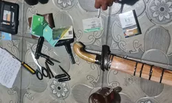 Warga Cigorowong Heboh, Pria Mencurigakan Kabur dan Tinggalkan Rekan dengan Kunci Leter T dan Golok