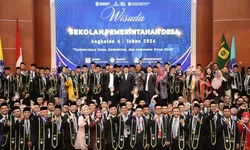 Staf Pemerintah Desa Kabupaten Bogor Resmi Wisuda Sekolah Pemerintah Desa Angkatan 4, Pj Bupati Bachril Bakri Hadiri Acara
