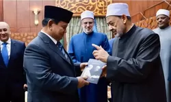 Presiden Prabowo Temui Grand Syekh Al-Azhar: Perkuat Hubungan Indonesia-Mesir