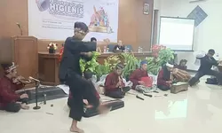 Pharaswara Etnika: Harmoni Musik Tradisional yang Menginspirasi di Bimtek Disbudpar Bogor